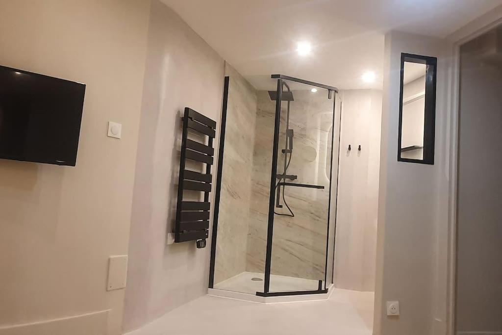 Suite Vinicole Hypercentre, Bastille & Gare 9 Min A Pied Grenoble Dış mekan fotoğraf